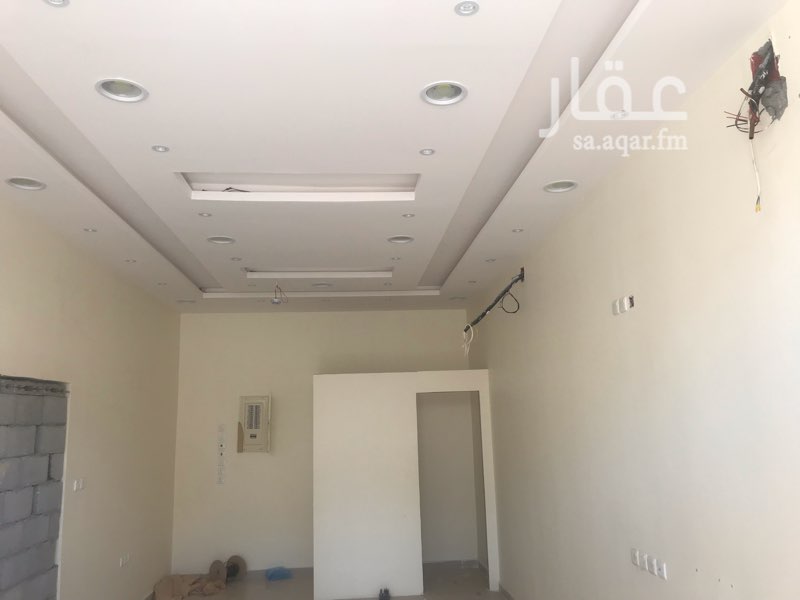 1646604 محل جديد للايجار في منطقة حيوية.. موقع مميز قريب جداً من قصر الرواد وقصر المنصة جبس واضاءات وسرميك جاهز ..نقبل الدفع الشهري