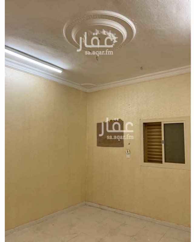 1727544 شقة مكونة من اربع غرف وصاله وحمامين ومطبخ
يوجد مدرسة جديدة بنين ابتدائية ومتوسطة مقابل العماره