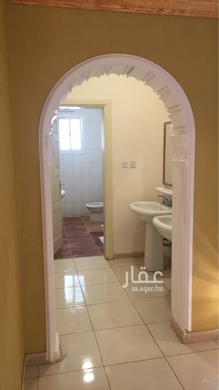 1481002 دور مستقل للايجار
عبارة عن 6 غرف ومطبخ وصالة
الغرف واسعة جداً كل غرفة تقريبًا 7 في 5
السعر قابل للتفاوض