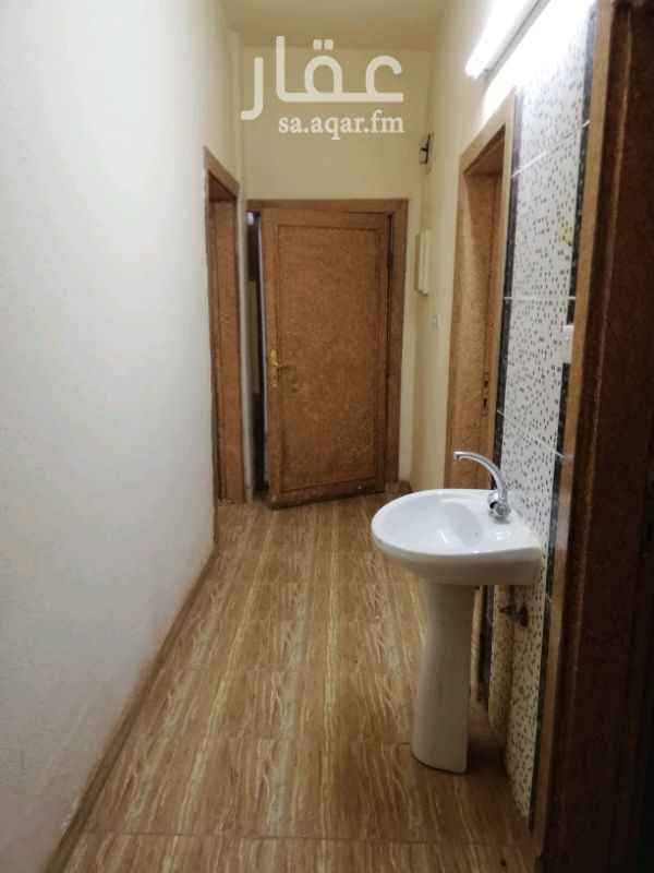 1163387 Apartment for rent in Ateeqa area
On the former Hijaz Street and Prince Abdullah bin Abdulrahman bin Faisal Street (currently)
Rent 9000 riyals
The apartments consist of the following:
) 2 rooms + kitchen + 2 toilets + bathroom
The kitchen is a passenger and is open to the lounge American system
To communicate :
Mobile / 0506374678
Mobile / 0562841042
Working time is from 4 to 10 questions