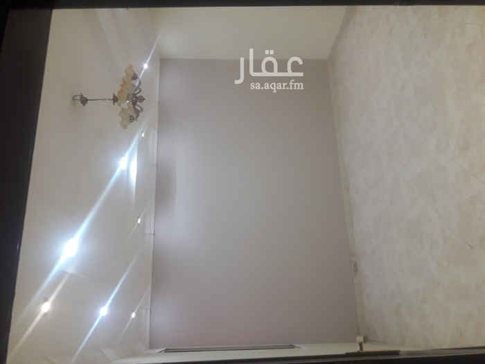 1647159 اربع غرف ومدخلين وصاله متوسطه وثلاث حمامات ومطبخ
شارع الحج بعد سوق الدواس مخطط السفياني دور اولى فني