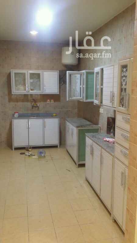 1291839 غرفتين وصاله مطبخ راكب حمام مكيفات راكبه نظيفه جدا عامل نظافه للعماره في الأسبوع مرتين