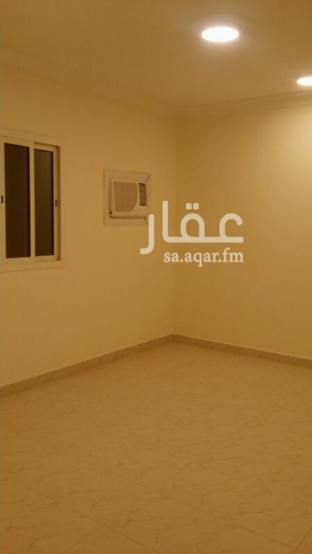 1544249 ثلاثه غرفه وصاله حمامين مطبخ راكب مكيفات راكبه نظيفه جدا عامل نظافه للعماره في الأسبوع مرتين ينظف عوايل