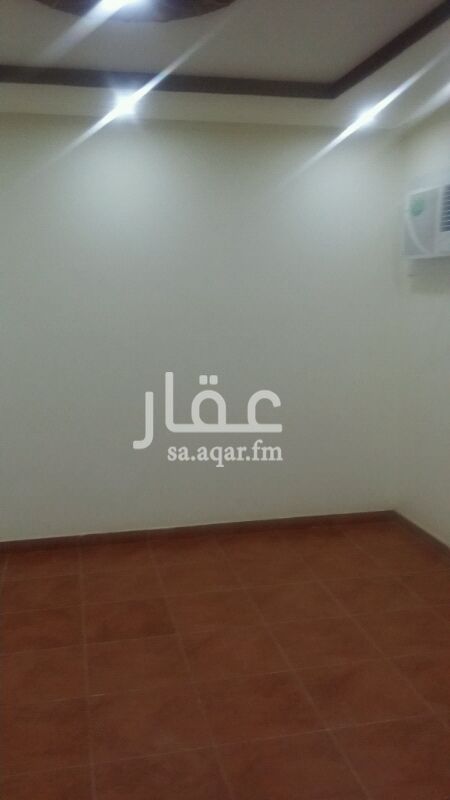 1597846 غرفه نوم وصاله حمام مطبخ راكب في الصاله مجدده مكيفات راكبه نظيفه جدا عامل نظافه للعماره في الأسبوع مرتين
ينظف عوايل