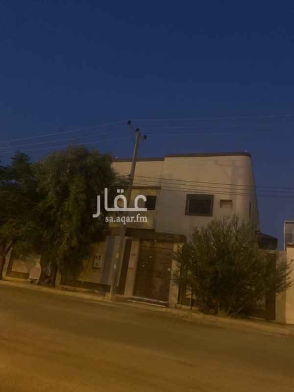 1677751 🔴للبيع فيلا 🔴
📍حي اجاء
📏المساحة ٤٢٠
🛣شارع غربي ٢٠
🔎العمر 22 سنوات
💵عليها البنك العقاري 270
🛑موصفاتها
تتكون دورين الدور الاول مشب ٤*٤ ومجلس رجال ٦*٥ ومقلط ٤*٦ وصاله ٥*٧ وغرفه نوم ٤*٥ ومطبخ ٦*٦ ومستودع ٢*٤ ومجلس نساء ٤*٤
وثلاث دورات مياه مع المغاسل حوش رجال ٤*٣ وحوش النساء ٦*٩
درج داخلي
الدور الثاني ٧ غرف
الدور الثالث السطح فقط
💵لا يوجد سوم او حد 💵
*مباشر*
⚜️ريحانة⚜️
*0506413286*