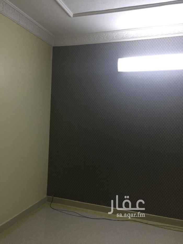 1760341 شقه للايجار مكونه من أربع غرف وصالة وحمامين ومطبخ نظيفه مكيفات راكب مطبخ راكب الشقه نظيف جدا دور علوي فوق الارضي