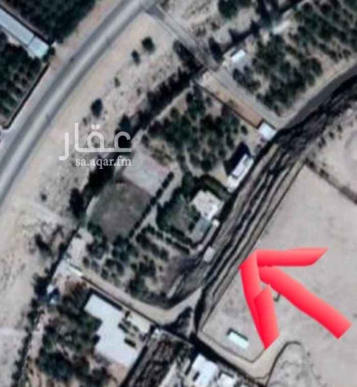 1228905 ارض زراعيه على طريق الوصيل مباشرة ويوجد به بير وبيت للحارس وفلا دورين وفيلا ثانيه عباره عن صالات رياضيه ومسبح كبير ومساحة خضراء ويوجد خلف الأرض حما مساحات الحما تقريبا ((١٥٠٠٠م)) لم يتم اضافته من البلديه حتى الان