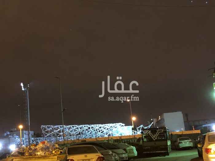 1546384 بيت شعبي نظيف تجاري موقعه بينه والمترو ١٢٠ متر بحي الصالحيه ، شارع المدينه مكون من محل وسكن عزابي الايجار ١٢ الف قابل للزياده ٢ عداد كهرباء السوم١٠٥ الف والمطلوب ١٢٠ الف مباشر
