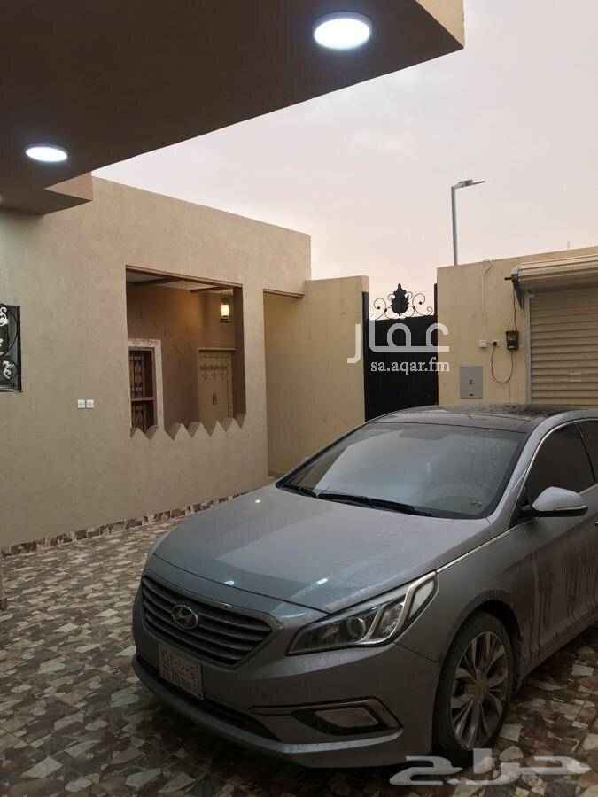 1508907 المساحة 390 م
شارع 20 م
واجهة غربية
المواصفات
مدخل سيارة و ملحق خارجي مع دورة مياة و سته غرف و صاله و مجلس و مطبخ مستودع خلفي درج في الصالة 4 دورات مياة
شقة المستأجر
غرفتين دورتين مياة مطبخ مجلس صالة و السطح
السطح موؤسس شقة ثانية
الشقة مأجرة ب13 الف في السنه
المعلن
0506475244
لتواصل واتس فقط