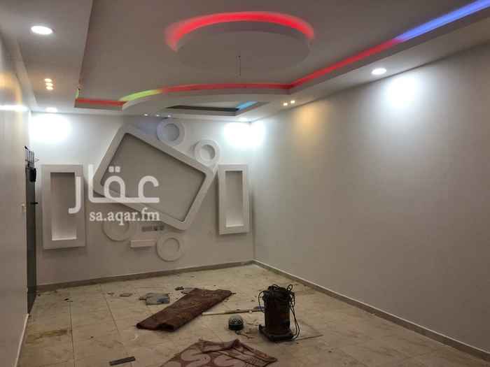 1701692 اربع استراحات شباب تصميم تراتي كل استراحه مكونه من مجلس وغرفه ومطبخ ودكه وباب الكراج