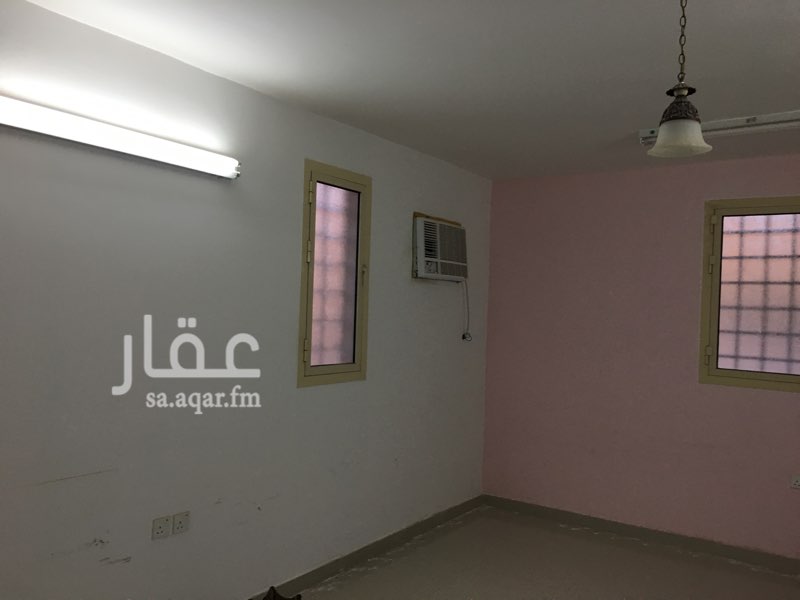 1374122 فلة او استراحة زاوية شوارع واسعة
للايجار السنوي
٤ غرف بالمكيفات ومطبخ راكب
ويوجد استراحة
وهناقر مستودع
ب ٢٦٠٠٠
مطبخ راكب وغرفتين وحمام
مساحة ٧٠٠ م٢
للتواصل
٠٥٠٦٥٢٢٨٠٣