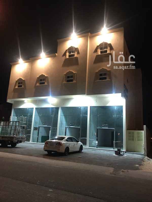 1442414 اربعه محلات كل محل اكثر من 32 متر مربع و كل محل معاه دورة مياه