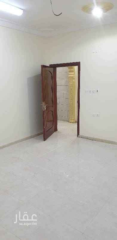 1540675 يوجد شقتين في الملحق دور ثالث وحده غرفتين وصاله ومطبخ وحمامين
والثانيه غرفتين وصاله ومطبخ وحمام مجدده ويوجد بها جميع الخدمات قريبه من البيك الي في الامام البخاري لتواصل 0506582479