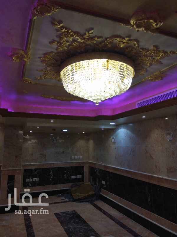 1022982 عمارة جديدة استثمارية في البوادي على شارعين للبيع او الايجار تصريح شقق مفروشة ... مكونه من ستة ادوار ... كل دور ست شقق .... دورين غرفة ومطبخ وحمام ( ١٢ شقة ) واربعه ادوار غرفتين ومطبخ وحمام ( ٢٤ شقة ) المجموع ٣٦ شقة ... فيها استقبال وبدروم مواقف ومحلات تجارية مطلوب للبيع ١٢ مليون والايجار والاستثمار ٨٠٠ ألف ريال سنويا فقط تدفع ٤٠٠ ألف بشيك قيمة ستة شهور وتحصل على ستة شهور مجانا لأول سنه + عمولة المكتب ٢٠ ألف ريال للراغبين التواصل معي