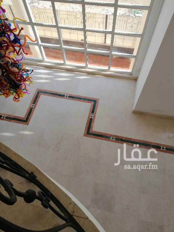 1056732 فيلا دوبلكس بالمحمديه جهة طريق الملك مساحتها ٤٢٠ متر أول ساكن بتكييف مركزي دورين وملحق وبدروم الدور البدروم فيه مسبح مردوم وحمام والدور الارضي صالون رجال بحمام وصالون حريم بحمامه والدور الاول ثلاث غرف نوم ماستر والدور الثاني ملحق غرفة نوم وحمام وغرفة شغاله وغرفة غسيل وسطح توجد غرفة سواق وكراج للسيارة بباب اوتوماتيك على شارع كبير مطلوب ١٥٠ ألف دفعتين أو ١٤٠ ألف دفعه واحده +تأمين ١٠ آلاف +عمولة المكتب وتوجد فيلتين جديده ب الشاطئ تكييف مركزي مساحة كل فيلا ٣٠٠ م مطلوب ١٧٠ ألف للفيلا الوحده