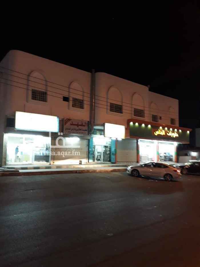 1579587 الحرازات -الشقتين مع الحوش والضيافه ٢٩٠٠ريال شهري بجوار مطبخ شبوه . فوق محل الحلويات ..
شقتين من خمس غرف وصالتين وثلاث حمامات ومطبخ ومدخل خلفي ومواقف خاصه للسياره . ومجدده بالكامل .
الشرقيه منها راكب فيها مطبخ كامل17000 ♡
الغربيه منها16000ريال
يوجد ملحق بالحوش وفيه خيمه كبيره بالمكيف وحمام للاجار مستقل ◇ فوق حلويات الماس.. قريبه من المسجد ومركز الحرازات * التفاصيل عند طاحون المشهد
