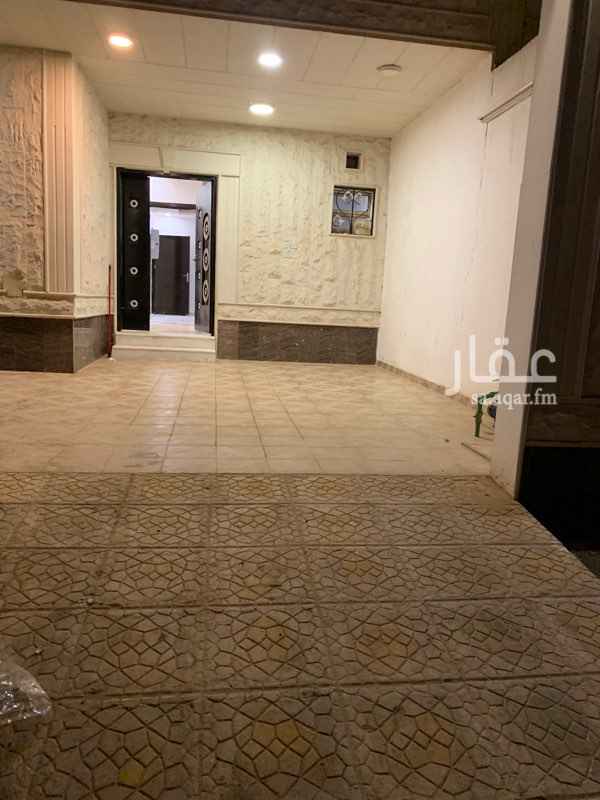 1475857 للايجار دور ارضي بحي مزيني يتكون دور من مدخل سياره وحوش -مجلس-مقلط-صاله-مطبخ—٣غرف نوم —درج بصاله —٢غرفتين نوم —وصاله —٤-حمامات—. ت. 0506636664