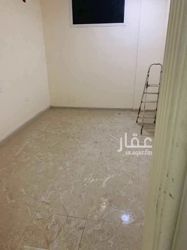 1485253 مدخل خاص يتكون دور علوي من سته غرف و3حمامات ت. 0506636664