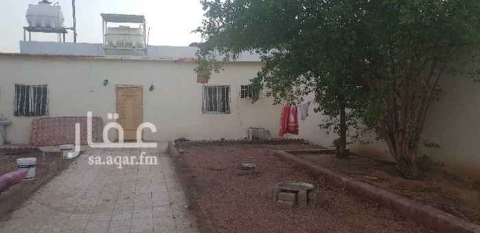 1268841 استراحة عزاب للايجار بالعزيزيه مخطط درة العزيزيه الحي اللي مقابل قصر اطياف حوش وغرفتين ودورة مياه المطلوب ١٤٠٠ بالشهر