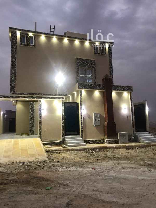 1586959 فيلا مساحة 250 م تحت ضيافه وفوق اربع غرف نوم ثنتين منها ماستر يوجد شقه مسروقه
0506688170