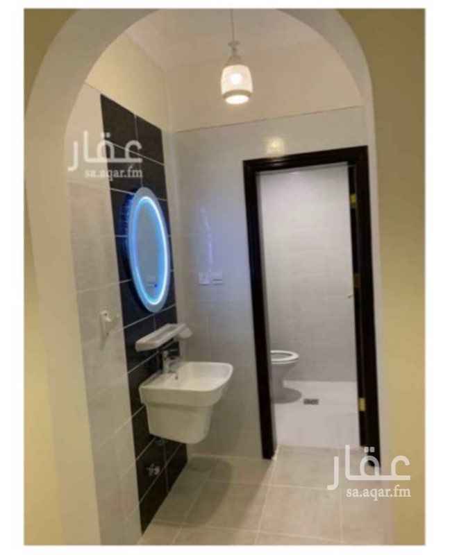 1676830 شقه للإيجارمكونه من3 غرف وصاله كبيره و3 حمامات ومطبخ مدخلين راقيه جدا بجوار مجمع الملك عبدالله الطبي يوجد مطبخ راكب