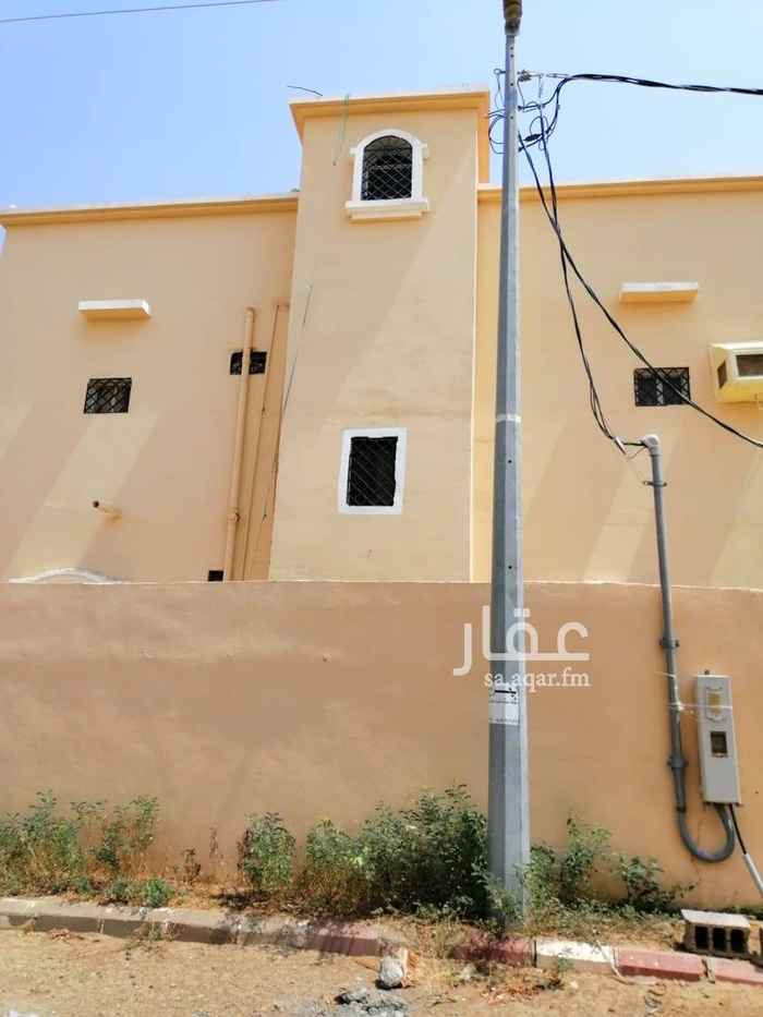 1705583 عماره دورين على شارعين 20و 12 كل دور على شارع تنفع ادوار او شقق المطلوبه مليون وميه قابل للتفاوض. للتواصل جوال 0556695855