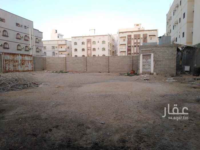 1509349 أرض بمساحة ٧٢٠ م ، تقع في حي الوزيرية خلف قاعة امنيتي في قبلة الجامع يفصل بينها وبين الجامع شارع ١٥ فقط . وتقع الأرض على شارعين ١٥ أحدهما من الجهة الشمالية والآخر من الجهة الغربية ولها بوبتان كبيرة بوابة شمالية وبوابة غربية ،يوجد فيها غرفة وحمام ومطبخ وكهرباء . تصلح ان تكون مواقف لسيارات اجرة او باصات . او أي نشاط مشابه .