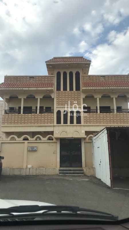1134637 دور للإجار علوي
في عرق بالحناء
خلف اشاره الوادين
يتميز بوجود المركز الصحي بجانبه ومدرسه ابتدائي اولاد وبنات
ومستوصف الحرمين ومستوصف الصفى وهرفي
