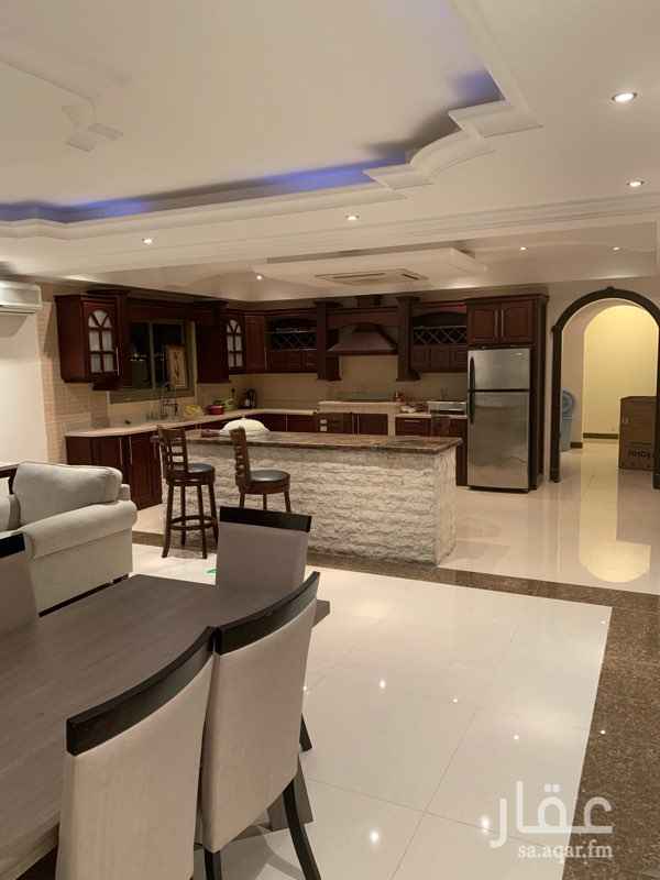 1599940 شقه دوبلكس مساحتها 320.59 مكونه من صاله ومجلس ومقلط ودورتين مياه ومطبخين واحد امريكي ولها مدخلين في الدور الاول
ومدخل في الدور الثاني وصاله ومطبخ في الدور الثاني واربع غرف نوم اثنين منهم ماستر و دوره مياه واحده بين غرفتين الاطفال وغرفه غسيل وغرفه سائق مع موقف خاص للسياره
من المالك مباشره مطله علي جسر بحرين ومجمع الشبيلي خلف ستاربوكس