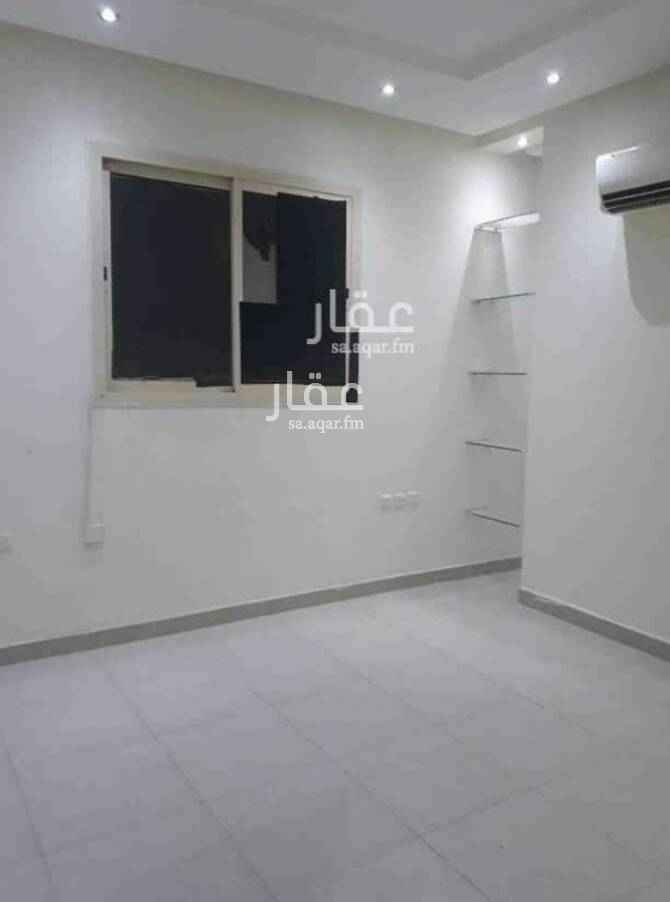 1752675 غرفتين وصاله وحمامين ومطبخ
مكيفات اسبلت راكبه
مطبخ راكب
مجددة بالكامل ونظييييفة