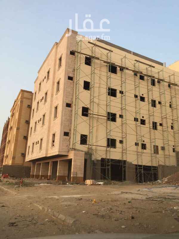 1301743 عماره للبيع بسعر ممتازوموقع طيب دخله مباشرة من شارع رائيسي في السامر وجهه حجر6 ادوارشارع 25 غربي امامها ارض حكوميه الدور الارضي مواقف + اربع ادوار متكرر كل دور شقتين الشقه بها 6 غرف وصاله ومطبخ واربع حمامات مساحه كل شقه 217متر الدور السادس شقه كامله مع السطح شغل شخصي المتبقي السراميك والبويه المساحه 690مترموقع مميز السعر 3مليون و٣٠٠الف للاستعلام واتس جوال 0537560624 توجد لدينا اراضي فلل استراحات مؤسسه خالدبن سلطان للعقار / بيع ارضي / شراء / اداره املاك / فلل / استراحات / جميع اراضي شمال جده