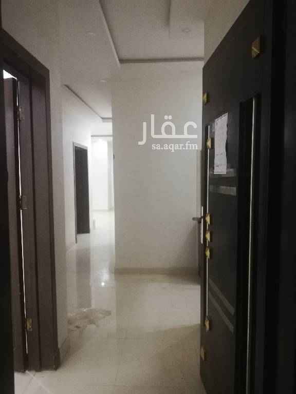 1555009 خمس غرف وصاله ومطبخ وثلاث دورات مياه عداد كهرباء مستقل
شقة نظيفه بعماره جديده الاجار 22500