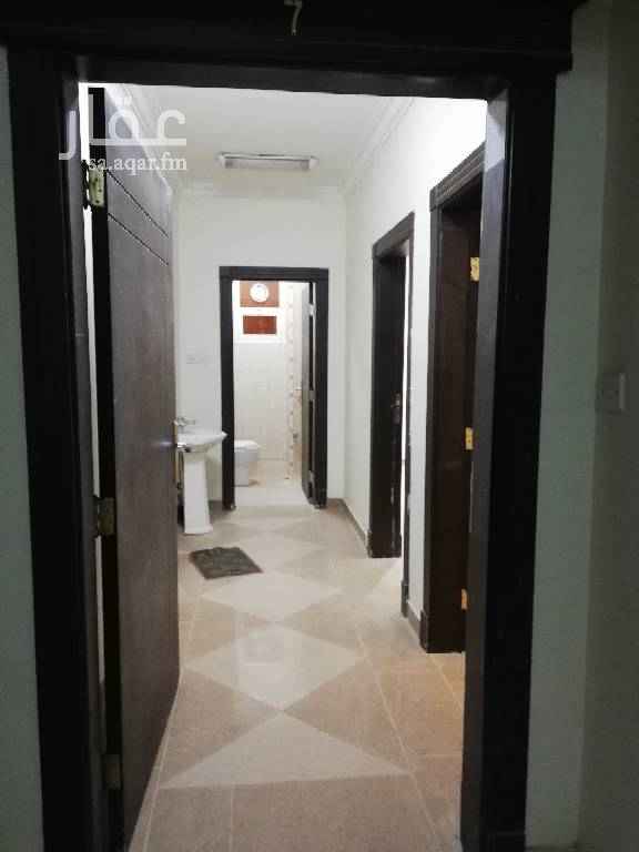 1555022 ثلاث غرف وصاله ومطبخ واثنين دورات مياه عداد كهرباء مستقل
وجود مصعد في العماره الاجار 17500