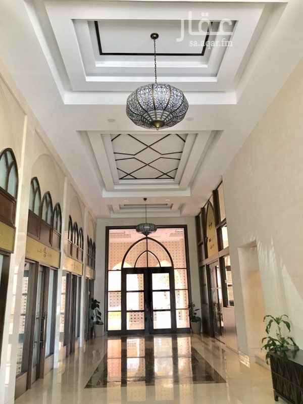 1597067 مبلغ الإيجار السنوي:100,000 ريال
مئة الف ريال سعودي
==============
شقة مؤثثة مع مطبخ متكامل في كمباوند ماربيلا في حي القصور بالظهران
4 غرف نوم
أحدهم غرفة للعاملة
4 دورات مياه
صالتين داخلية وخارجية وغرفة طعام مفتوحة على الصالة الخارجية
اثنتين من غرف النوم بإطلالة بانورامية على الحديقة الداخلية للكمباوند.
المرافق الخاصة بالكمباوند: منطقة مفتوحة مخصصة لألعاب الأطفال، مسجد خاص، نادي صحي للرجال والنساء بمسبح خاص، حضانة أطفال، مغسلة، صرّاف، مقهى، سوبرماركت، مركز تجميل نسائي، مكتبة، صالة مناسبات.