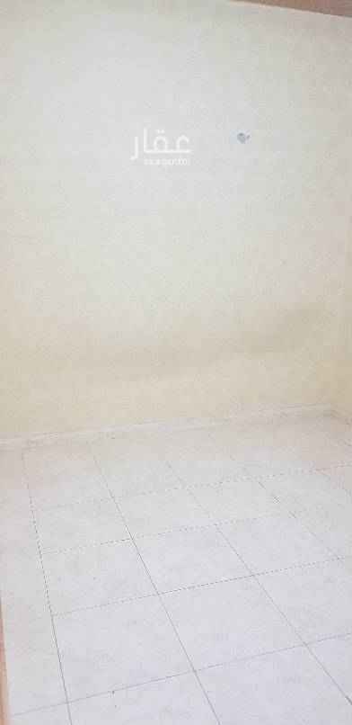 1587466 شقه علويه تتكون ١غرفه وصاله ومطبخ راكب وحمام