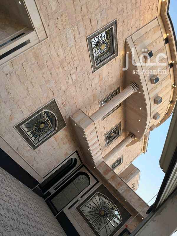 1269597 دور ثلاث شقق حي الغروب مساحه 550 زاويه شارعين