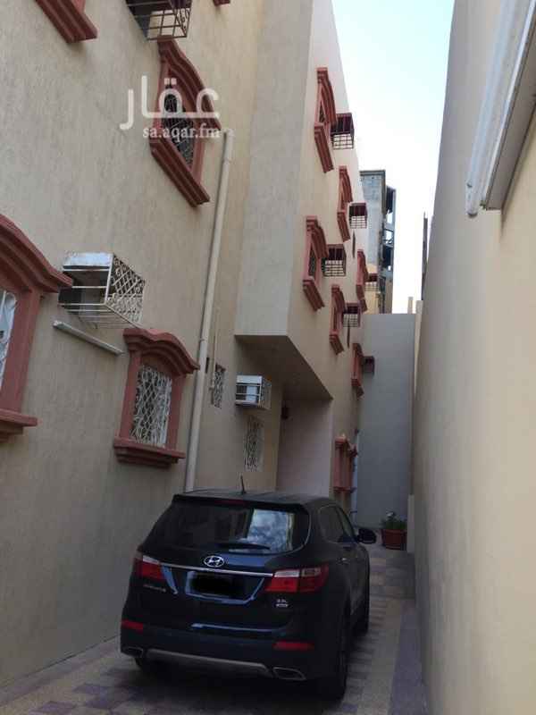 1435692 مساحة البناء 432م
عماره للبيع بناء شخصي لغرض السكن ولم يكن فالحسبان البيع
دور ارضي باحواش
والدورين العلويه 4 شقق شقتين مشطبه ومؤجره
وشقتين تحت الانشاء
امكانية بيع الشقتين وتحويلها لفله مستقله بمدخل وحوش وسطح او بيع العماره كامله
عدد الغرف والمميزات اكثر اتمنى التواصل لمعرفة التفاصيل اكثر