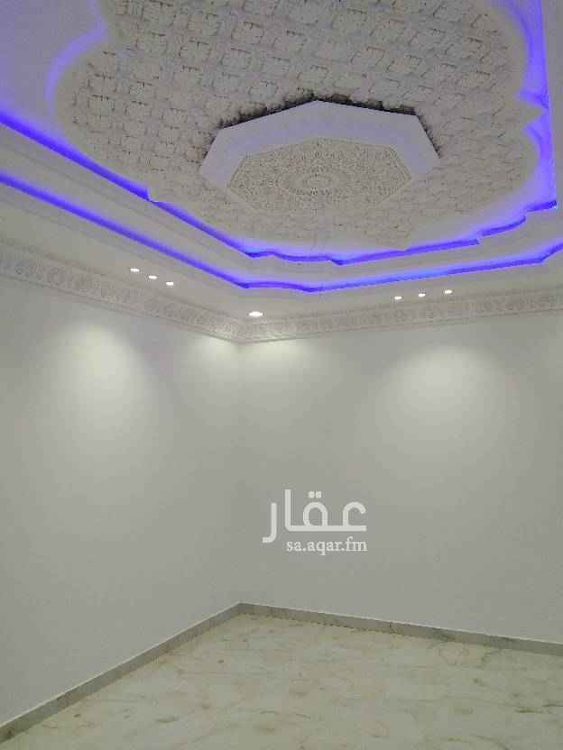 1580072 الجنادريه دور ارضي مكون من :____
ثلاثه غرف نوم ومجلس نساء وصاله ومقلط
ومجلس و مشب خارجي
ومطبخ وأربعه دورات مياه وغرفه ماستر راكب فيها دولاب كبير
الموقع ممتاز وكل الاجباص مغربي نازل الفله مره حلوه