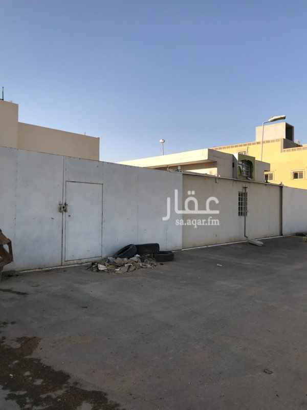 1223373 للايجار ارض مسورة وتصلح مبسط او مستودع او استراحات
For rent a warehouse