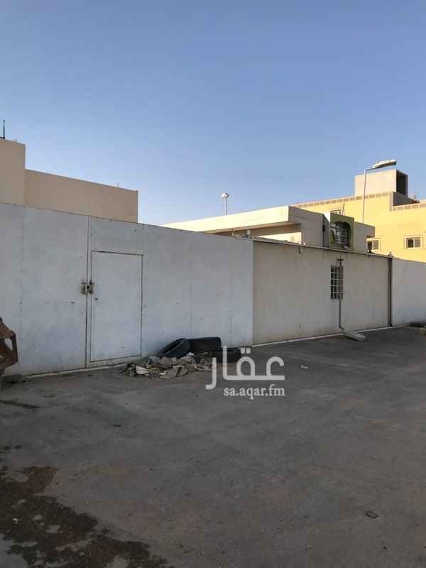 1587384 للأيجار حوش يصلح مستودع او مبسط
