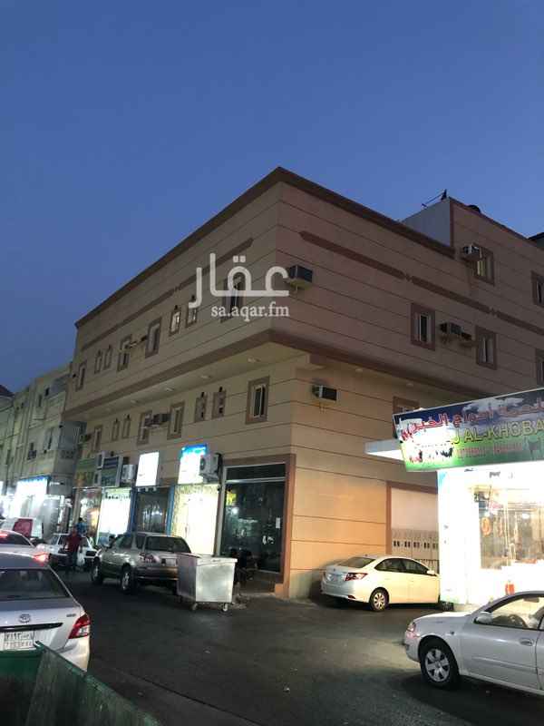 1575272 عماره في شارع مشعاب الصبيخة للبيع.
•في اول شارع مشعاب تقاطع ٥ زاويه و قريبه من مستوصف الشفا
•العماره عمرها اقل من سنه على ارض مساحة ٣٠٢م٢
•العماره ٣ ادوار و ملحق
•فيها ٥محلات و ١٠ شقق مؤجره بالكامل ب ٣٢٢٠٠٠
•فيها مصعد