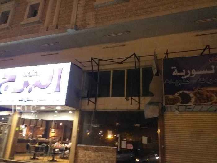 1713105 محل تجاري على شارع عمر بن الخطاب ٧١ الضغط العالي
المساحة ٨٥ متر واجهة شرق .
موقع ممتاز جدا.
فتحتين للايجار..الايجار السنوي لكل فتحة أربعون الف ريال
شارع تجاري حيوي ..