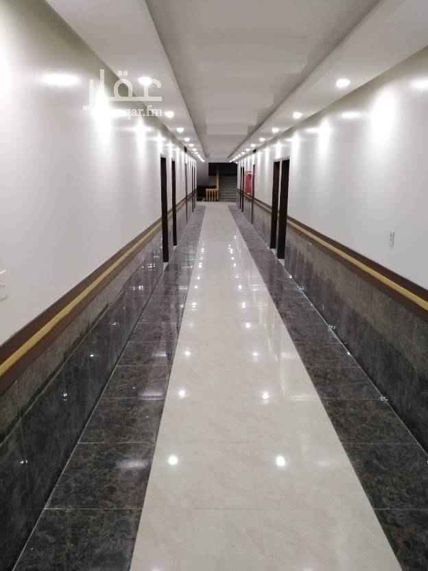1559390 شقق ممتازه عزاب
غرفه وصاله وحمام ومطبخ 1000 ﷼
عماره جديده
بدون سعي مكتب
الشقه لا تشمل الكهرباء