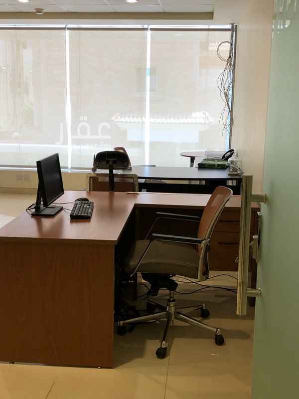 1641156 تاجير جزء من مكتب (Sharing office) المساحة ٥٠م مؤثثة ب ٤ مكاتب كبيرة مكيفين واجهة زجاجية مطبخ وحمام مشترك