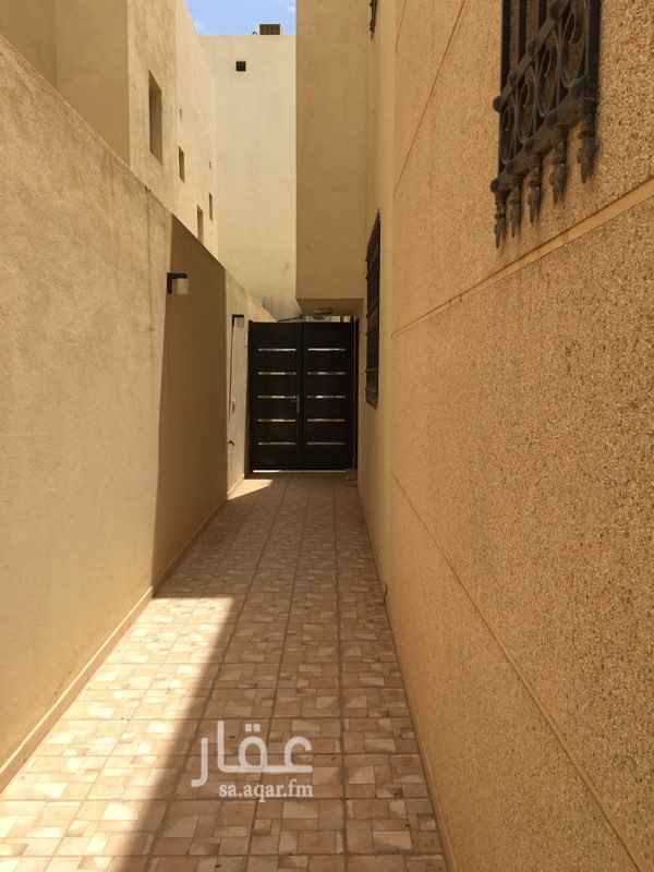 1628690 شقة بالسطح
غرفة نوم
مجلس
صالة
مطبخ راكب
دورتين مياه
سطح داخلي مسقوف
الشقة بحالة ممتازة
بدون مكيفات