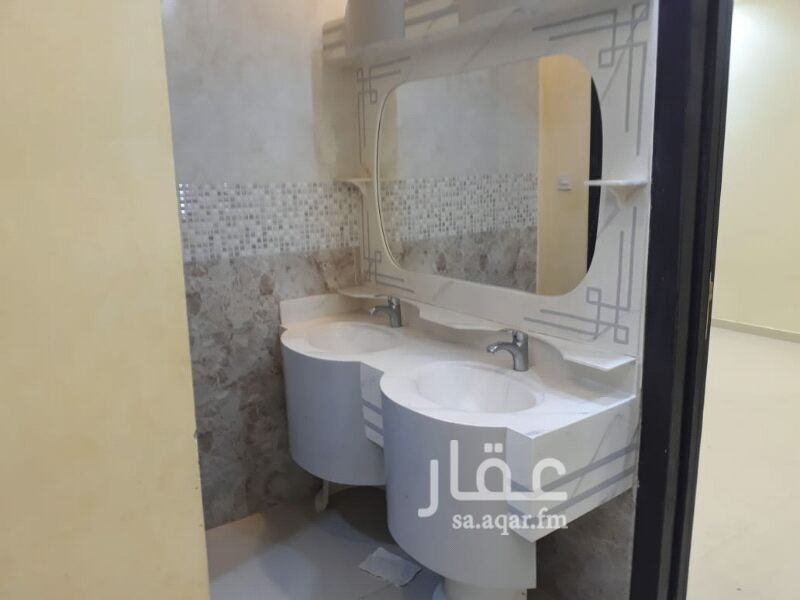 1359073 فيلا دوبلكس مجدد ممتازه جدا على شارعين مدخل سيارة مشب مجلس ومقلط وصاله و3غرف نوم ماستر للتواصل ابومحمد 0507490397