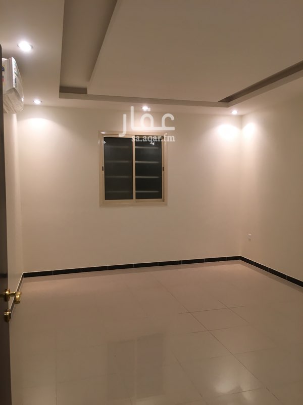 1545715 3 غرف وصالة ومستودع
مكيفات راكبة ومطبخ راكب
