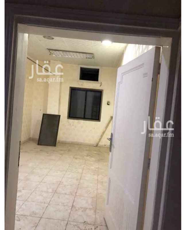 1579116 مبنى ثلات ادوار ٥٢ غرفة قابله للزياده على شارعين ثلات مداخل للمبنى ، ويوجد محل واحد ممكن توءجر للشركات او مكاتب اداريه -مدرسه- سكن عزاب - او غرف مفروشه لوجود مكتب استقبال
كهربا ء سعة ٤٠٠ امبير مجدد السباكه والكهرباء واضاءة ليد
لجميع المبنى
