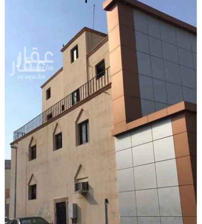 1583112 مبنى ثلاته ادوار على شارعين به ثلات مداخل للمبنى ٤٥ غرفة قابله للزياده
ويوجد محل كان موءجر مكتب مقاولات سابقا. عداد كهرباء ٤٠٠ امبير السباكه والكهرباء مجدده اضاءة ليد لكامل المبنى الداخلي يوجد مكتب استقبال ، في المدخل
الدفع سنوي فقط
