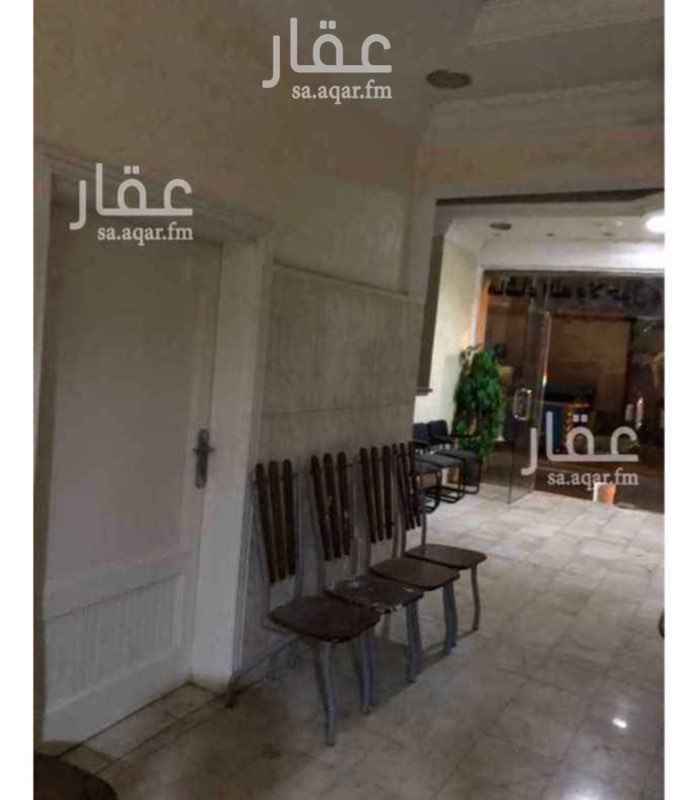 1587967 مبنى ثلاته ادوار ٤٥ غرفة قابلة للزياده ومحل كان موءجر مكتب مقاولات سابقا
المبنى على شارعين ويوجد له ثلات مداخل كهرباء سعة ٤٠٠ امبير
السباكه مجدده كهرباء اضاءة ليد لجميع المبنى الداخلي يوجد مكتب استقبال يمين المدخل في حالة استثمارها غرف مفروشه -سكن عزاب -مكاتب اداريه -سكن عمال موظفين الشركات - مطبعه .....
الدفع سنوي فقط ، تفاوض بسيط للجاد